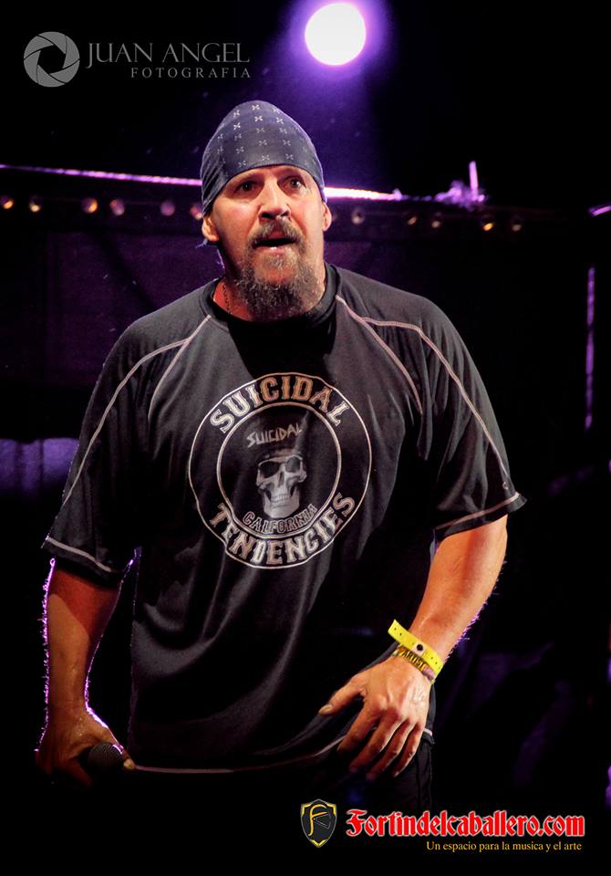 CANTANTE SUICIDAL TENDENCIES BRUTAL